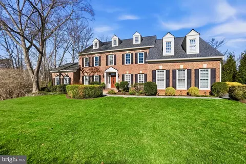 1235 Tottenham Ct, Reston, VA 20194