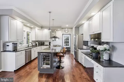 Kitchen - 1235 Tottenham Ct, Reston, VA 20194 photo 2 of 5