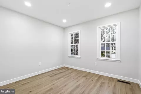 Entry Way - 7204 Joshua Tree Ln, Springfield, VA 22152 photo 2 of 2