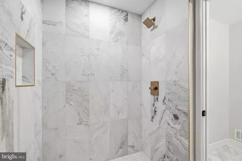 Bath - 7204 Joshua Tree Ln, Springfield, VA 22152 photo 3 of 6