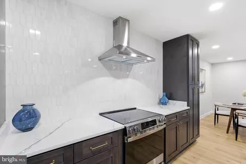 Kitchen - 7204 Joshua Tree Ln, Springfield, VA 22152 photo 10 of 11