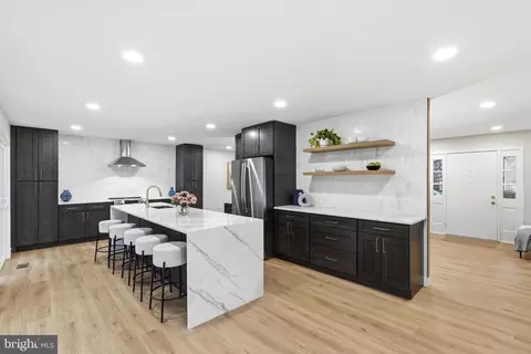 Kitchen - 7204 Joshua Tree Ln, Springfield, VA 22152 photo 2 of 11