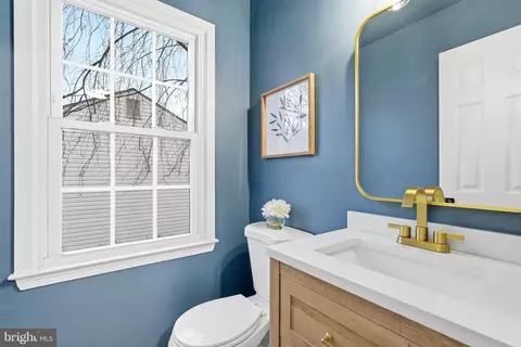 Bath - 7204 Joshua Tree Ln, Springfield, VA 22152 photo 1 of 6