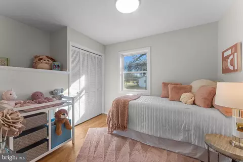 Bedroom - 7448 Long Pine Dr, Springfield, VA 22151 photo 3 of 6
