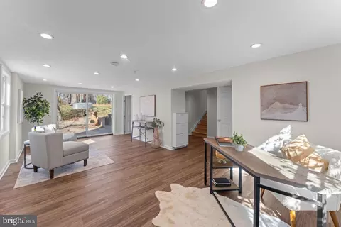 Living - 7448 Long Pine Dr, Springfield, VA 22151 photo 5 of 5