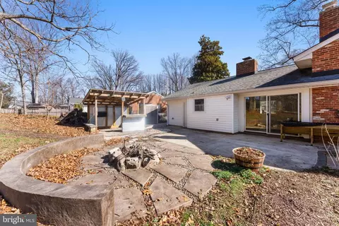 Exterior - 7448 Long Pine Dr, Springfield, VA 22151 photo 3 of 4
