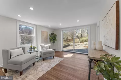 Living - 7448 Long Pine Dr, Springfield, VA 22151 photo 4 of 5