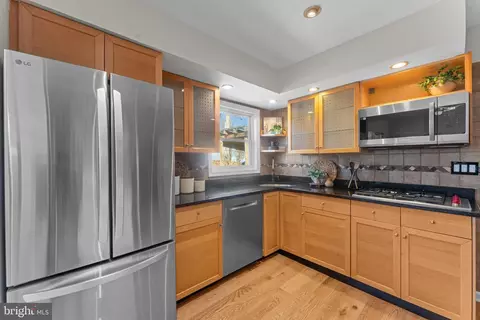 Kitchen - 7448 Long Pine Dr, Springfield, VA 22151 photo 2 of 4
