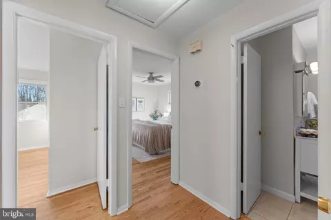 Entry Way - 7448 Long Pine Dr, Springfield, VA 22151 photo 2 of 4