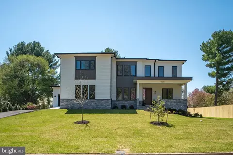 9420 Vernon Dr, Great Falls, VA 22066