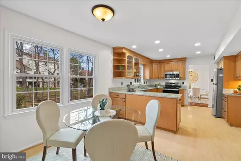 7596 Ruxton Dr, Springfield, VA 22153 photo 18