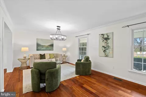7596 Ruxton Dr, Springfield, VA 22153 photo 11