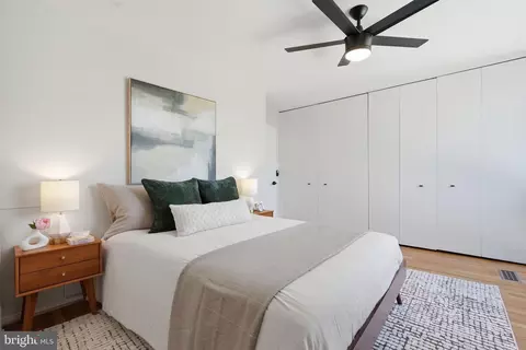 Bedroom - 11526 Maple Ridge Rd, Reston, VA 20190 photo 3 of 6