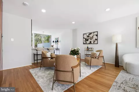 Living - 11526 Maple Ridge Rd, Reston, VA 20190 photo 2 of 7