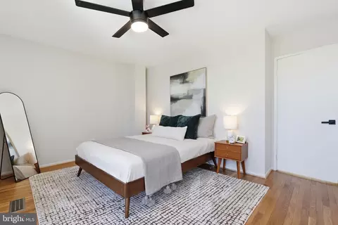 Bedroom - 11526 Maple Ridge Rd, Reston, VA 20190 photo 4 of 6