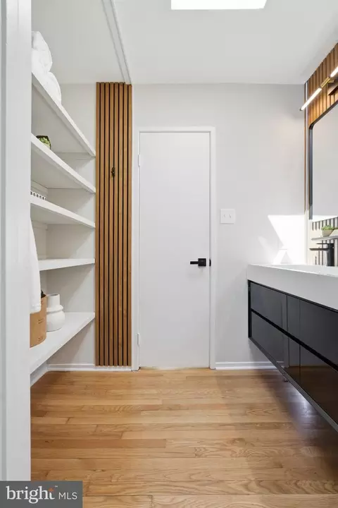 Bath - 11526 Maple Ridge Rd, Reston, VA 20190 photo 6 of 6
