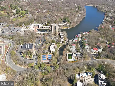 View/Area - 11526 Maple Ridge Rd, Reston, VA 20190 photo 3 of 4