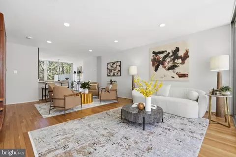 Living - 11526 Maple Ridge Rd, Reston, VA 20190 photo 5 of 7