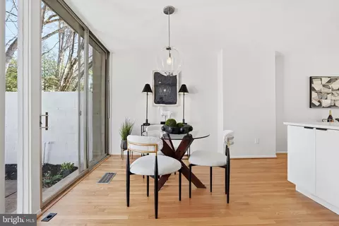 Dining - 11526 Maple Ridge Rd, Reston, VA 20190 photo 3 of 3