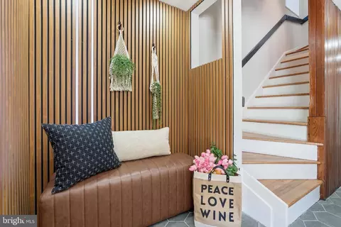 Entry Way - 11526 Maple Ridge Rd, Reston, VA 20190 photo 2 of 3