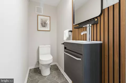 Bath - 11526 Maple Ridge Rd, Reston, VA 20190 photo 1 of 6