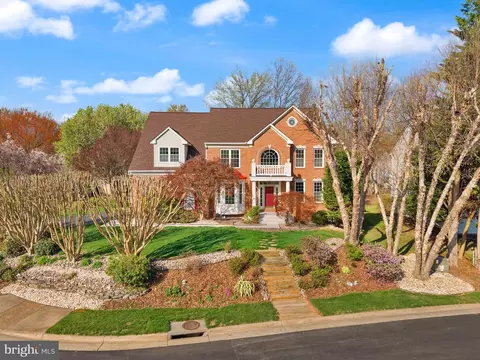 5105 Whisper Willow Dr, Fairfax, VA 22030