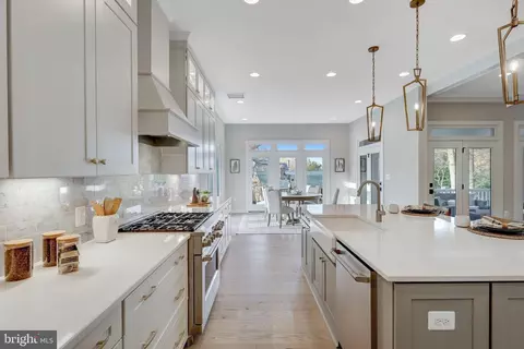 Kitchen - 1429 Spring Vale Ave, Mclean, VA 22101 photo 6 of 8