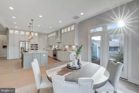 Dining - 1429 Spring Vale Ave, Mclean, VA 22101 photo 8 of 10