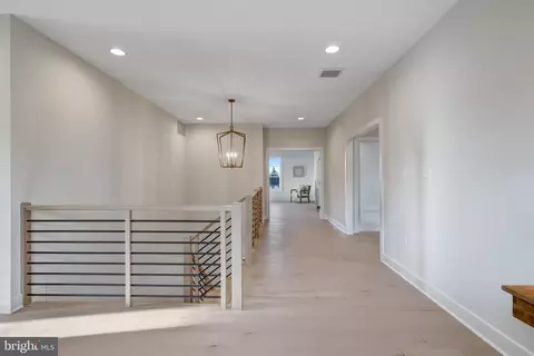 Entry Way - 1429 Spring Vale Ave, Mclean, VA 22101 photo 13 of 21