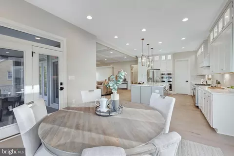 Dining - 1429 Spring Vale Ave, Mclean, VA 22101 photo 9 of 10