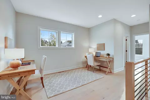 Entry Way - 1429 Spring Vale Ave, Mclean, VA 22101 photo 16 of 21