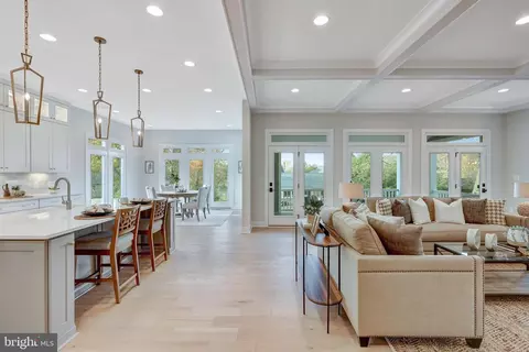 Entry Way - 1429 Spring Vale Ave, Mclean, VA 22101 photo 12 of 21