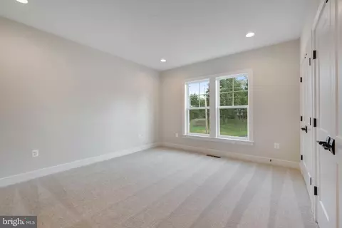 Bedroom - 1429 Spring Vale Ave, Mclean, VA 22101 photo 6 of 12