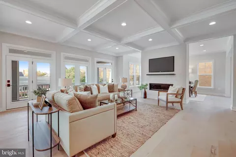 Living - 1429 Spring Vale Ave, Mclean, VA 22101 photo 3 of 5