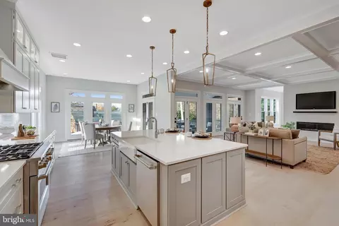 Kitchen - 1429 Spring Vale Ave, Mclean, VA 22101 photo 5 of 8