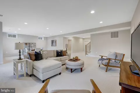 Living - 1429 Spring Vale Ave, Mclean, VA 22101 photo 5 of 5
