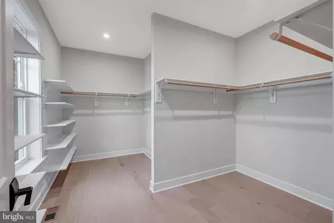 Entry Way - 1429 Spring Vale Ave, Mclean, VA 22101 photo 17 of 21