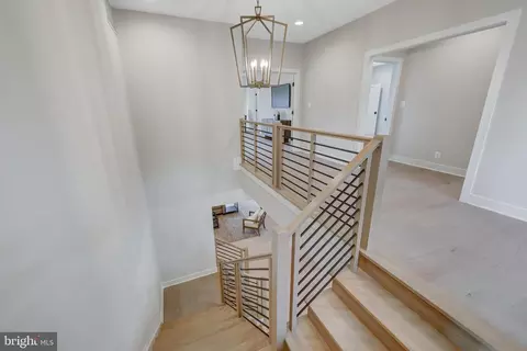 Entry Way - 1429 Spring Vale Ave, Mclean, VA 22101 photo 14 of 21