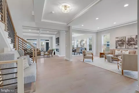 Entry Way - 1429 Spring Vale Ave, Mclean, VA 22101 photo 9 of 21