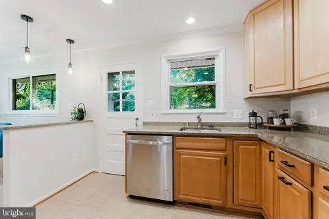5218 Milland St, Springfield, VA 22151 photo 7