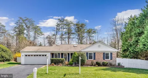 5425 Governor Yeardley Dr, Fairfax, VA 22032