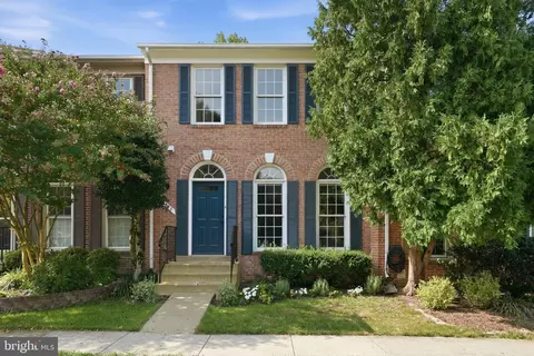 6274 Walkers Croft Way, Alexandria, VA 22315