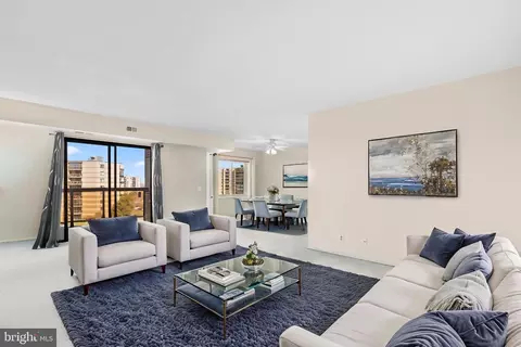8340 Greensboro Dr #623, Mclean, VA 22102