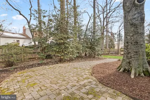 Exterior - 8816 Arley Dr, Springfield, VA 22153 photo 10 of 14