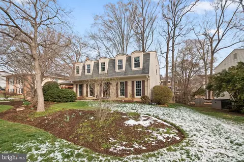 Exterior - 8816 Arley Dr, Springfield, VA 22153 photo 3 of 14