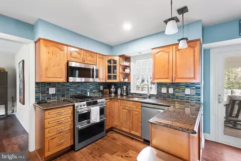 Kitchen - 8816 Arley Dr, Springfield, VA 22153 photo 1 of 4