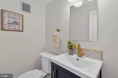 Bath - 8312 Wickham Rd, Springfield, VA 22152 photo 1 of 5