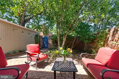 Exterior - 8312 Wickham Rd, Springfield, VA 22152 photo 2 of 6