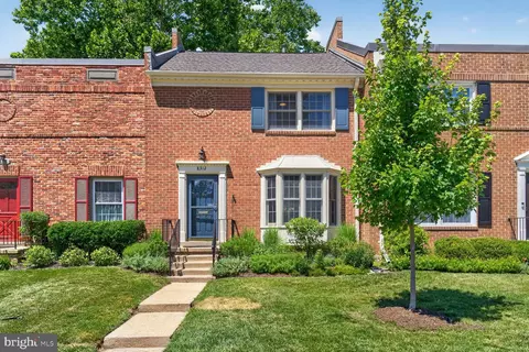 Exterior - 8312 Wickham Rd, Springfield, VA 22152 photo 6 of 6