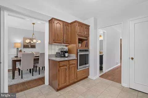 Entry Way - 8312 Wickham Rd, Springfield, VA 22152 photo 2 of 6